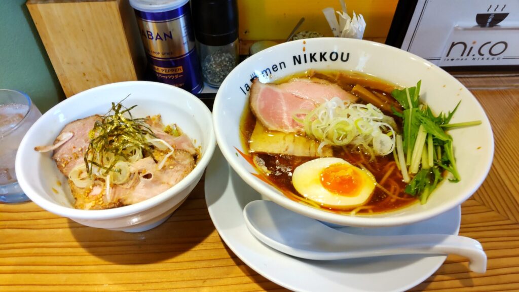 ラーメンと焼豚丼